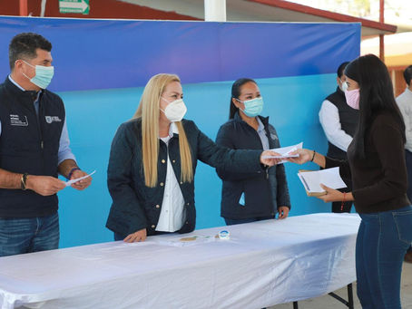 Miles de alumnos altamirenses favorecidos con becas educativas