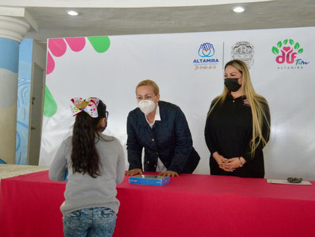 Benefician Gobierno Municipal y DIF Altamira a estudiantes con tablets
