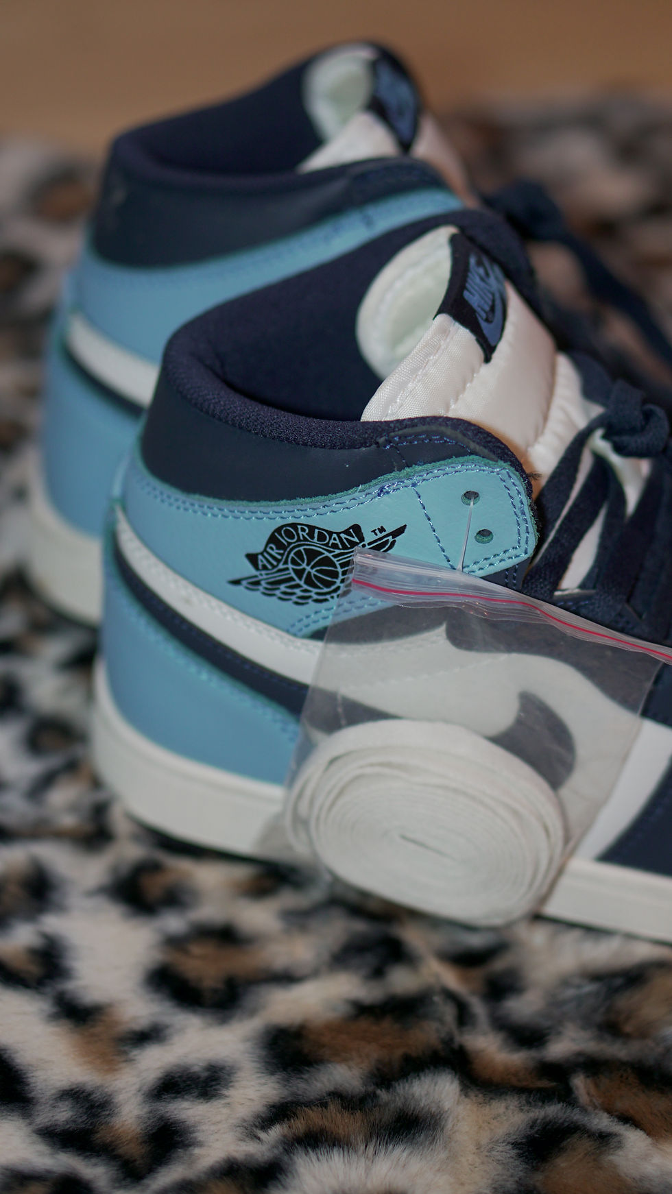 Thumbnail: Nike Air Jordan 1 - Obsidian high 