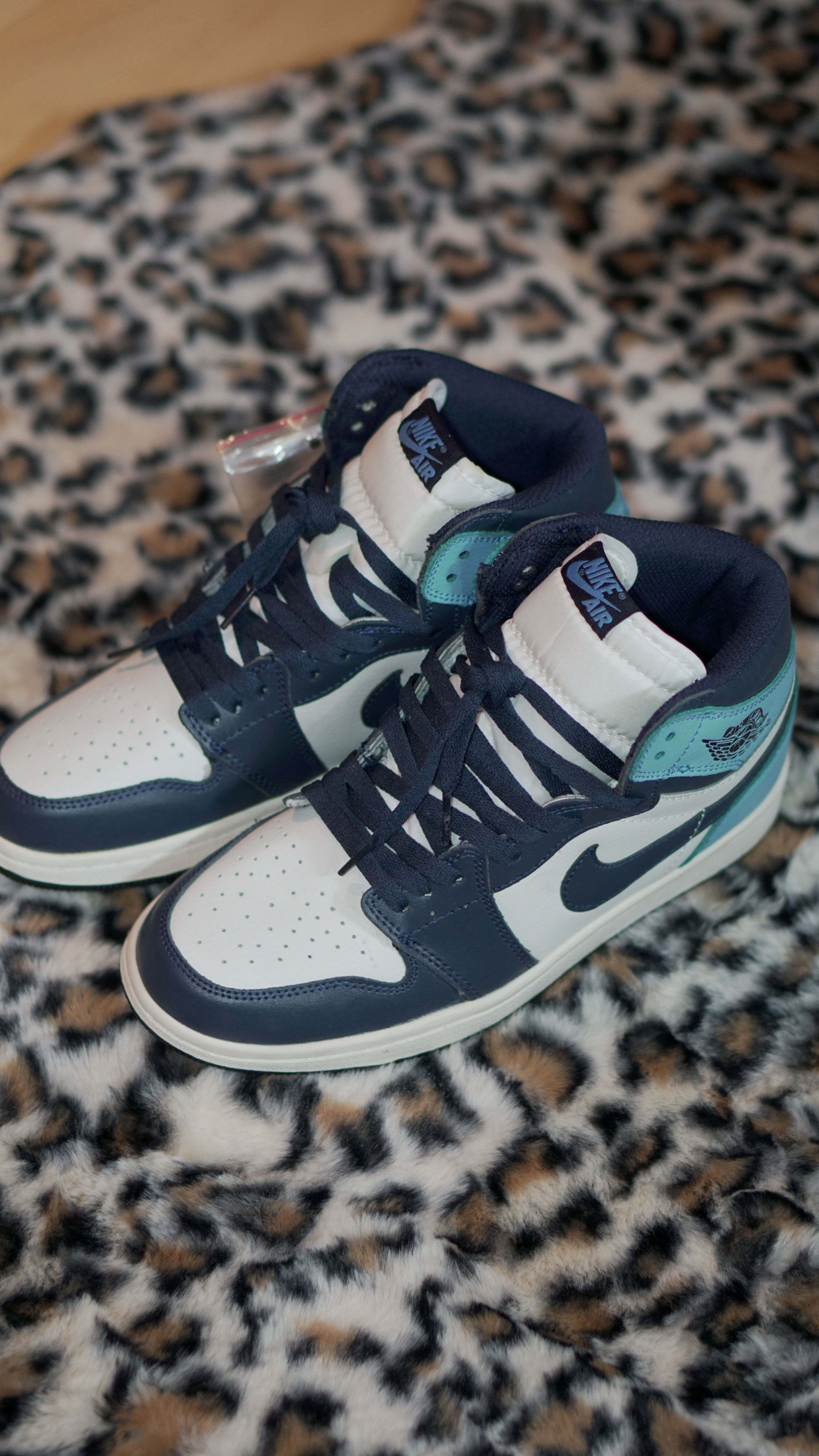 Nike Air Jordan 1 - Obsidian high 