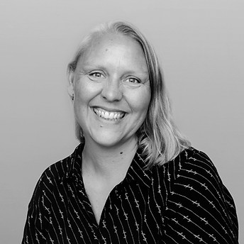 Carina Kamoga F PID_MzM3NzQ3MrMAAA==.jpg