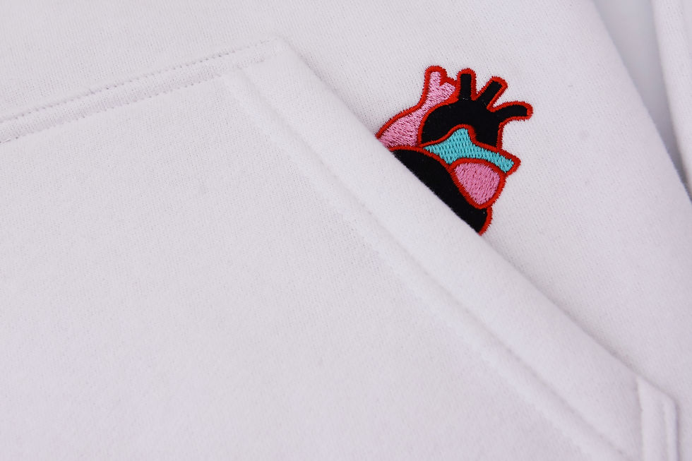Miniature : Pull Capuche Coeur Brodé