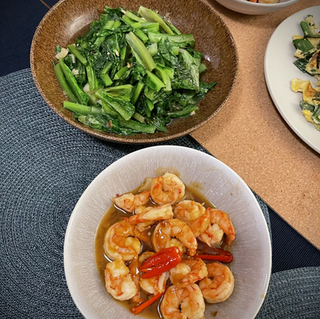 「 生活找趣事 |Meera廚房 |蔥蛋 蜜糖蝦 🦐 |留下根部再耕一片蔥田 」