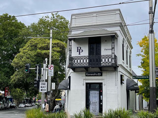 「 雙城記 |城市漫遊者 |認識一個地方最好的方式就是徒步漫遊 |養得起幾家書店帶社區 」