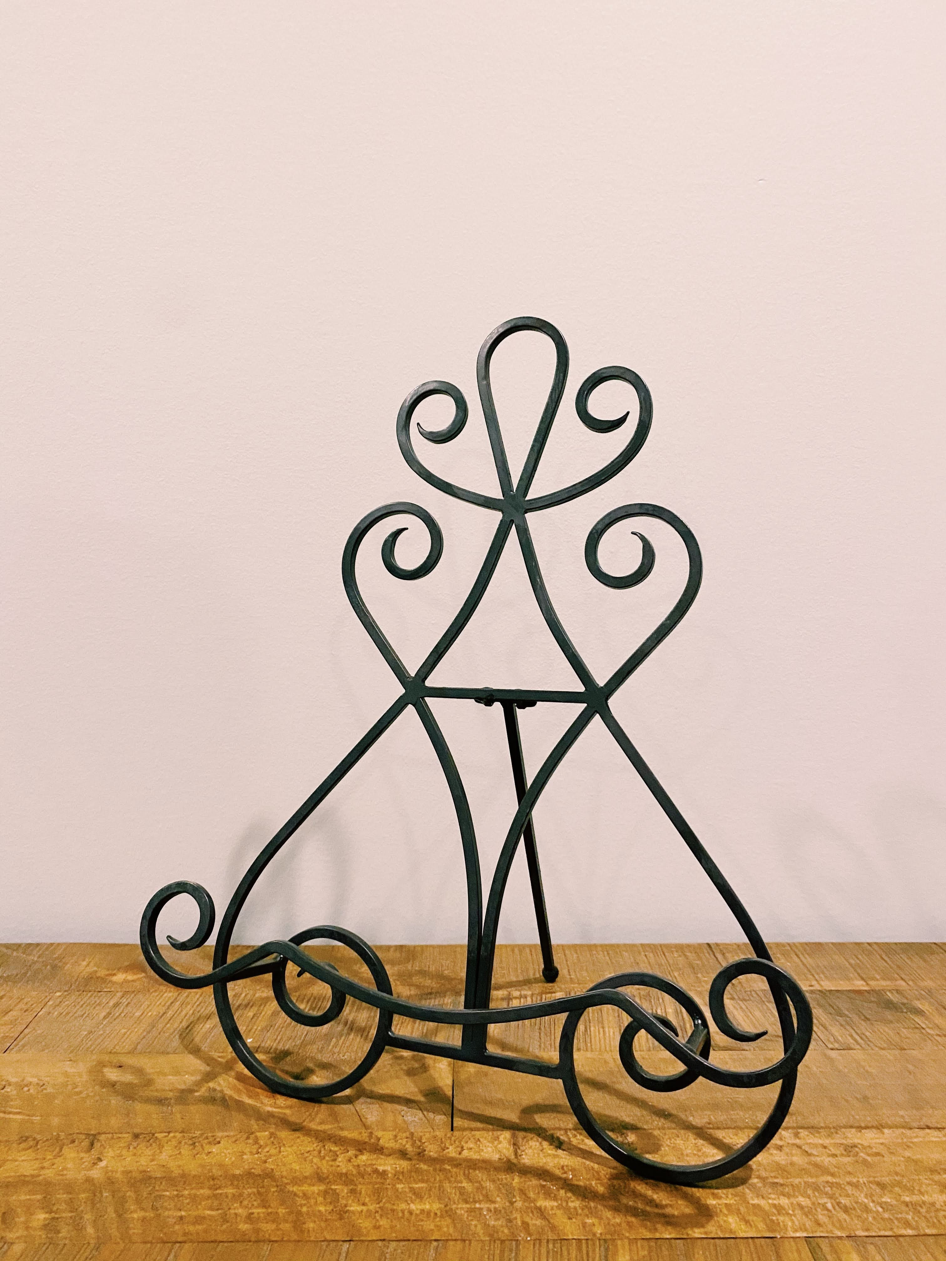 Iron Picture Frame Easel (wide)