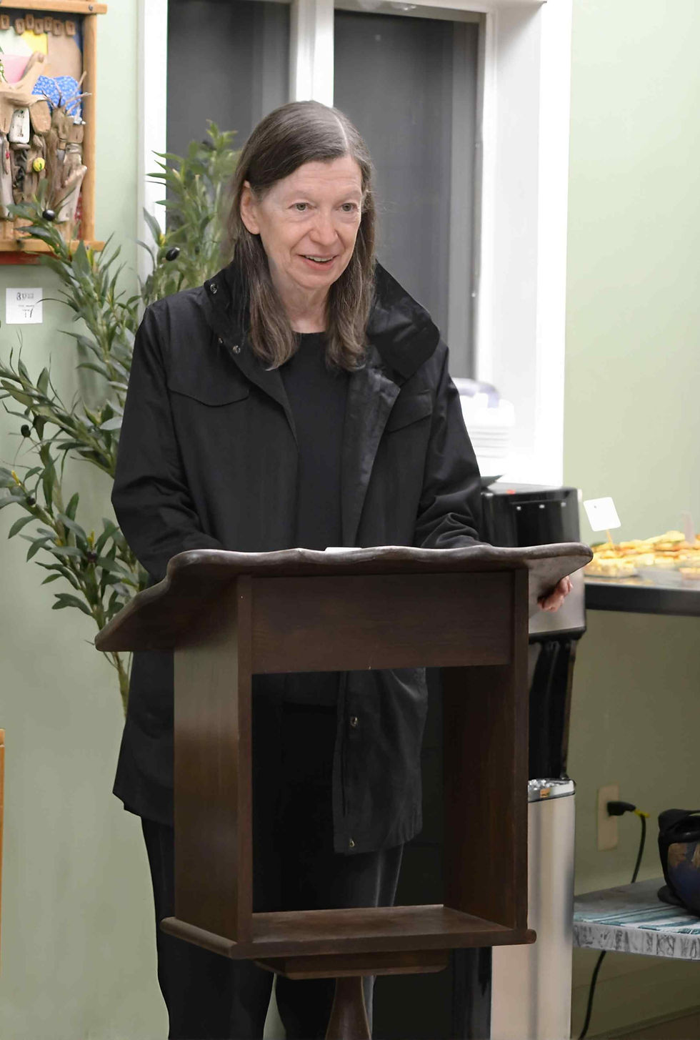 Third Place Winner Marjorie Gilling reads from her fiction entry