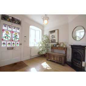 Edwardian period victorian stained glass entrance hall - Property Photography Hertfordshire