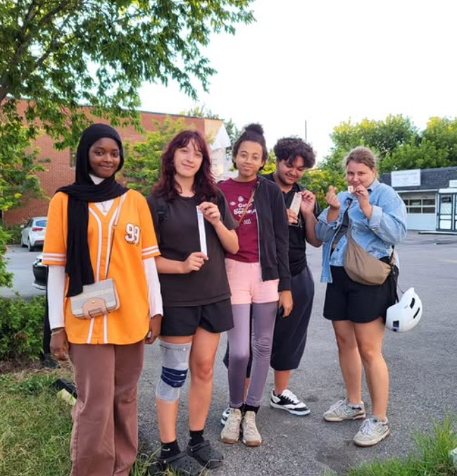 service ados été 2024