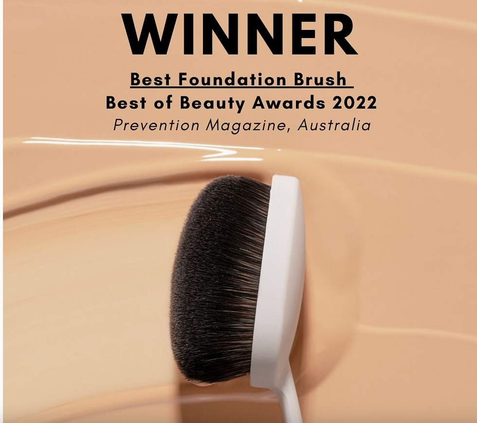 Thumbnail: Instant Cloud Skin Makeup Brush | Snow Fox Skincare