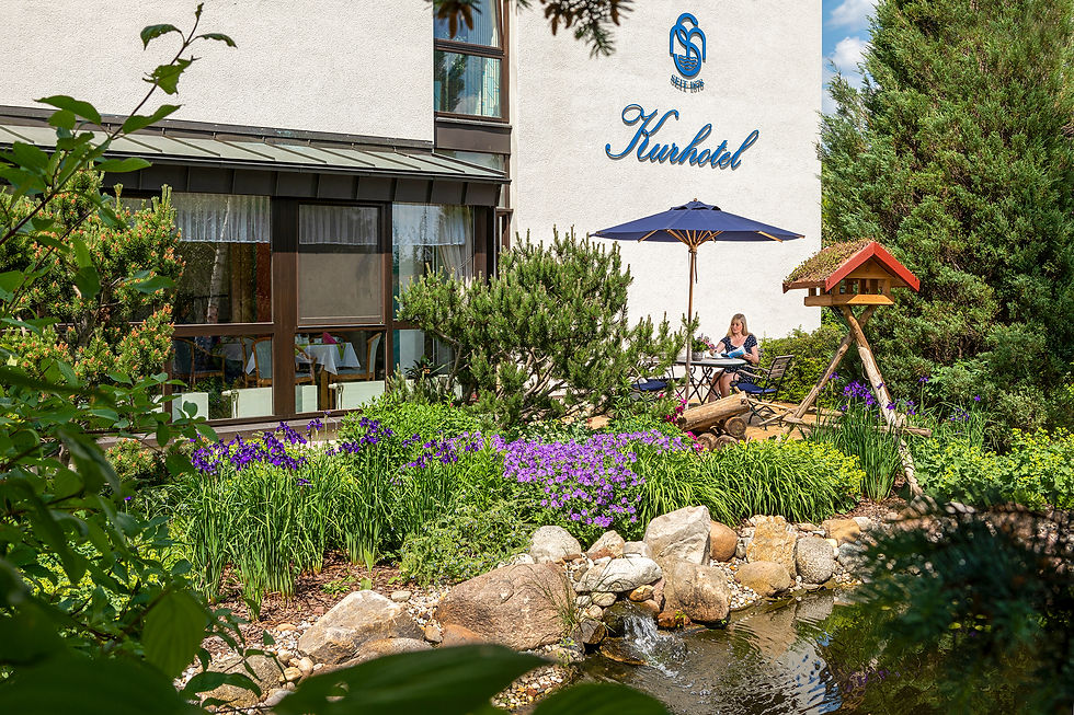 Bad Schmiedeberg Kurhotel Frühstück Garten (2).jpg