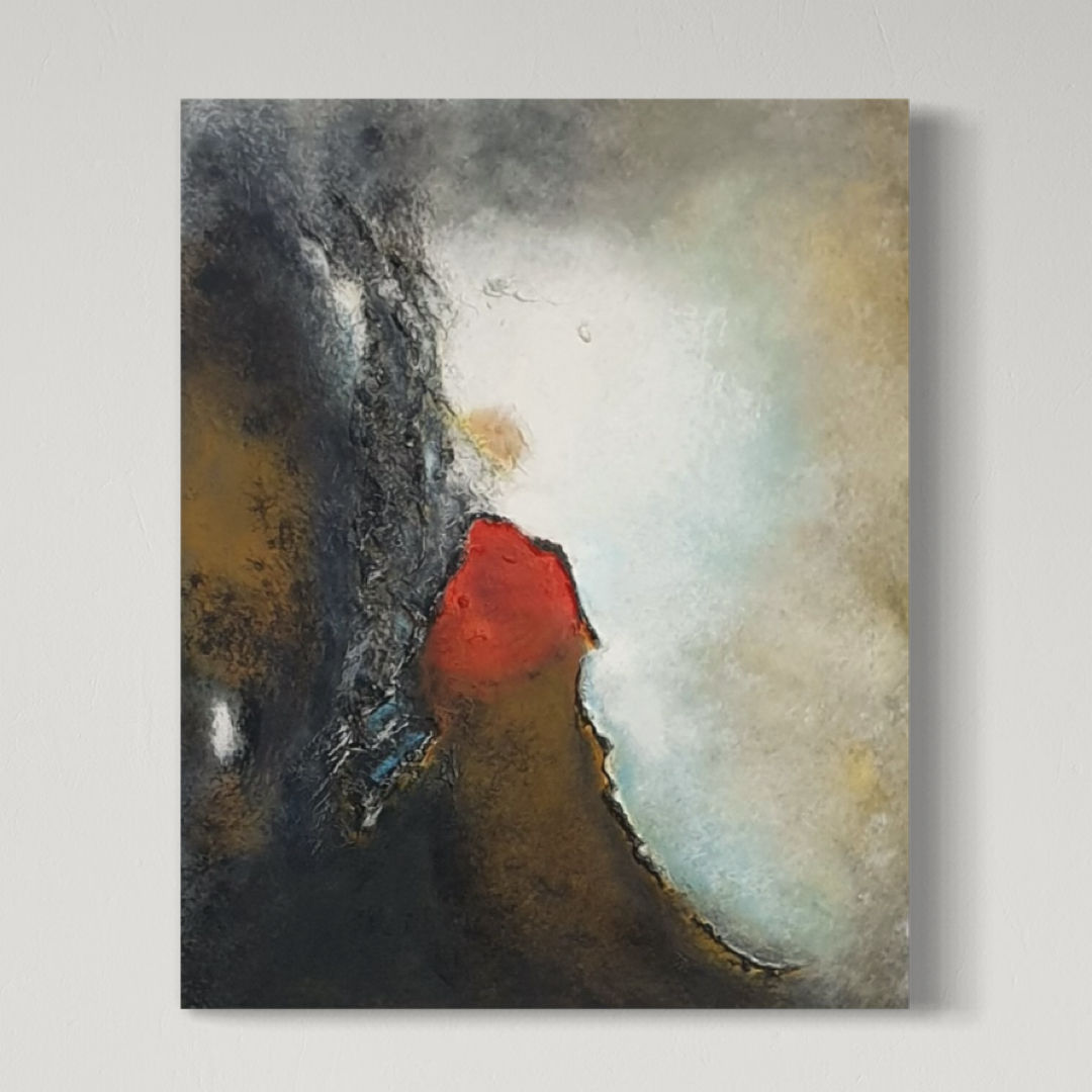 Pittura astratta: forme scure e rosse su sfondo chiaro