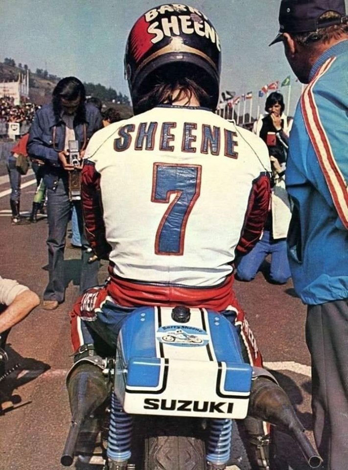 ONE SHOT - Barry Sheene na grelha de partida