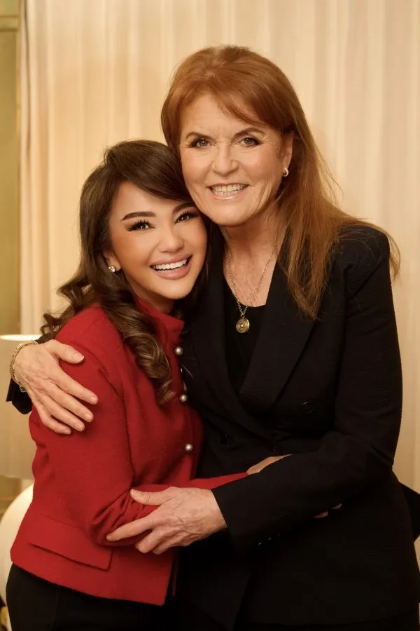 Photo Credit: HELLO! Magazine  When East meets West in its most elegant form—Dr. DDnard and Duchess of York, united in grace, legacy, and a quiet mission to heal the world from within.