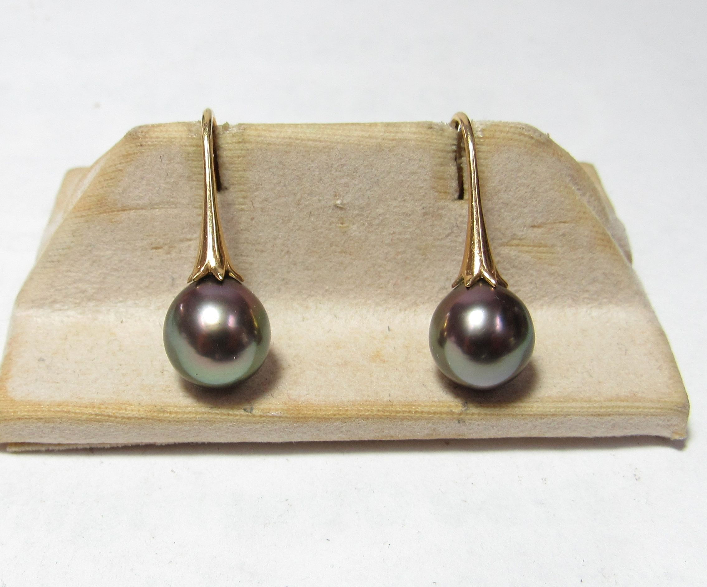 18K Dangle / Drop Earrings with 9 MM Cultured Gray Tahitian Pearls