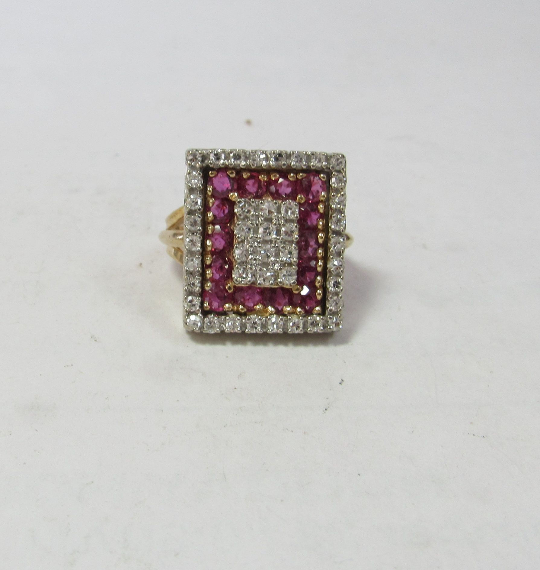 Vintage 14K Gold Ring with Red Natural Rubies and Diamonds