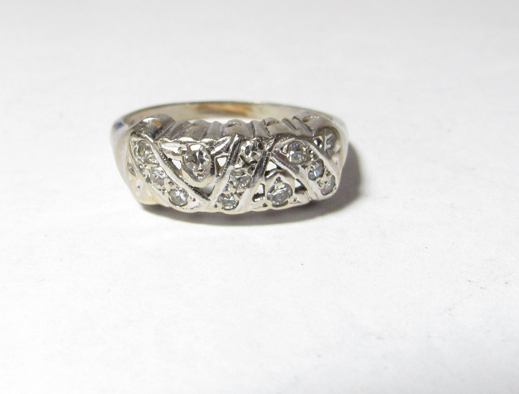 Art Deco 14k White GOLD Ring with 11 Round Natural Diamonds Size 10