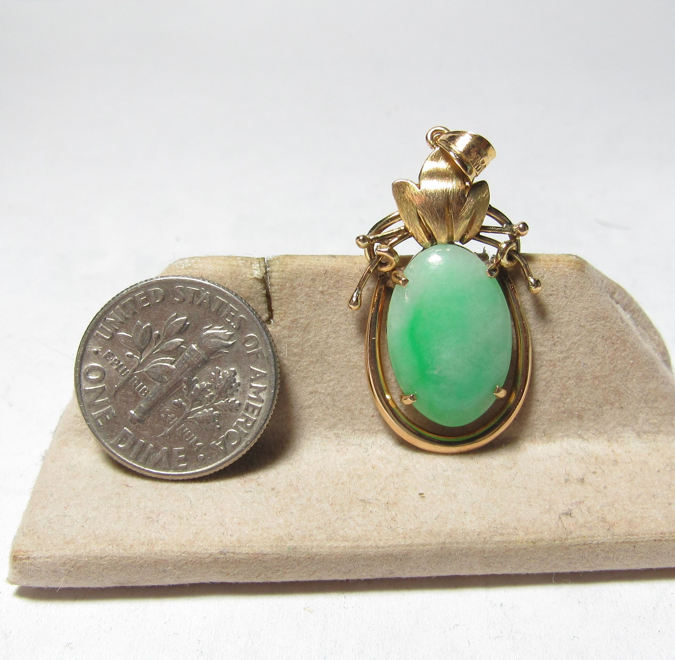 SOLD / 14k Solid Gold Pendent with NICE Green Oval Natural Jade