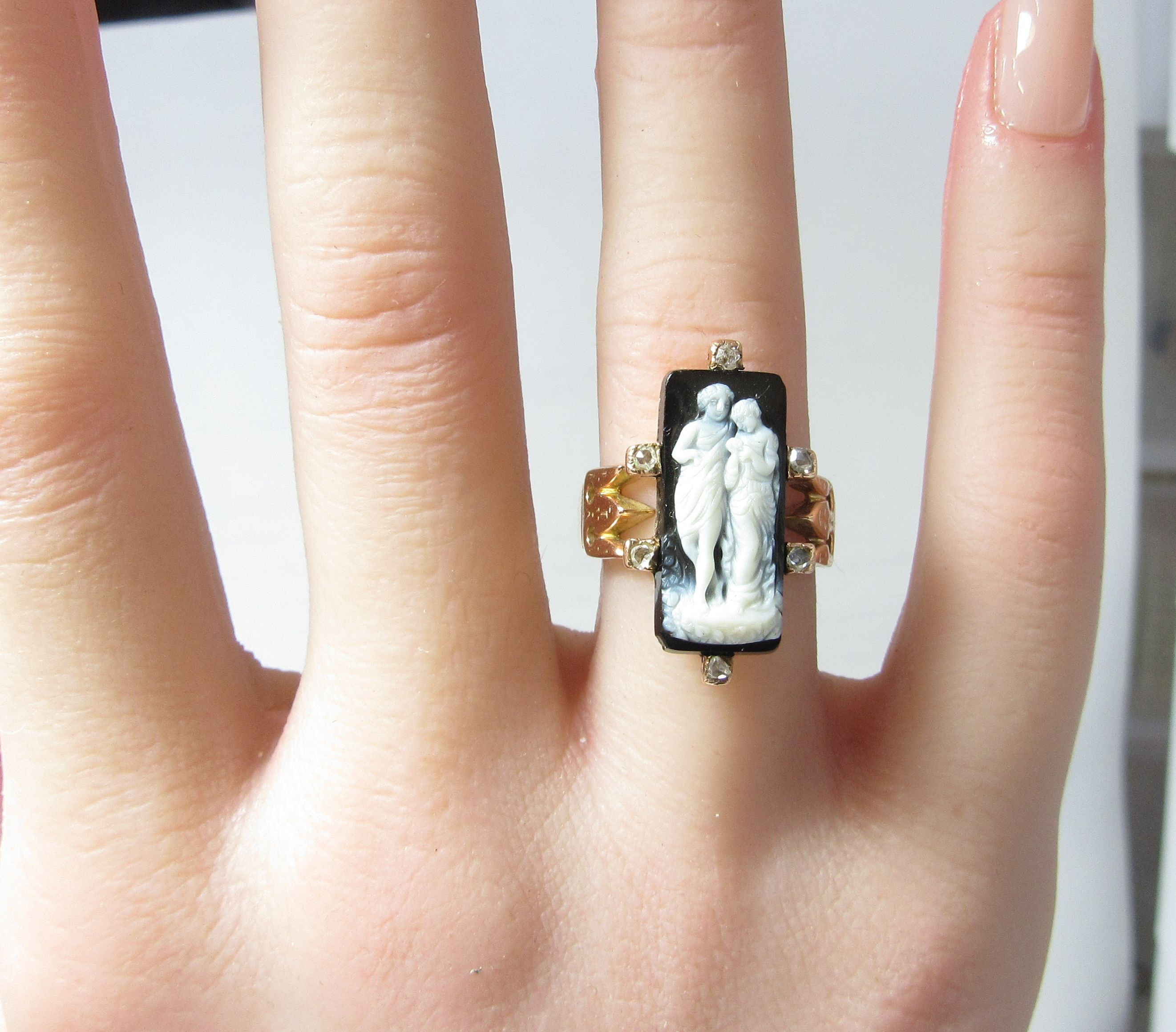 Victorian Figural Stone Cameo 14k Gold Ring w / Rose Cut Natural Diamonds