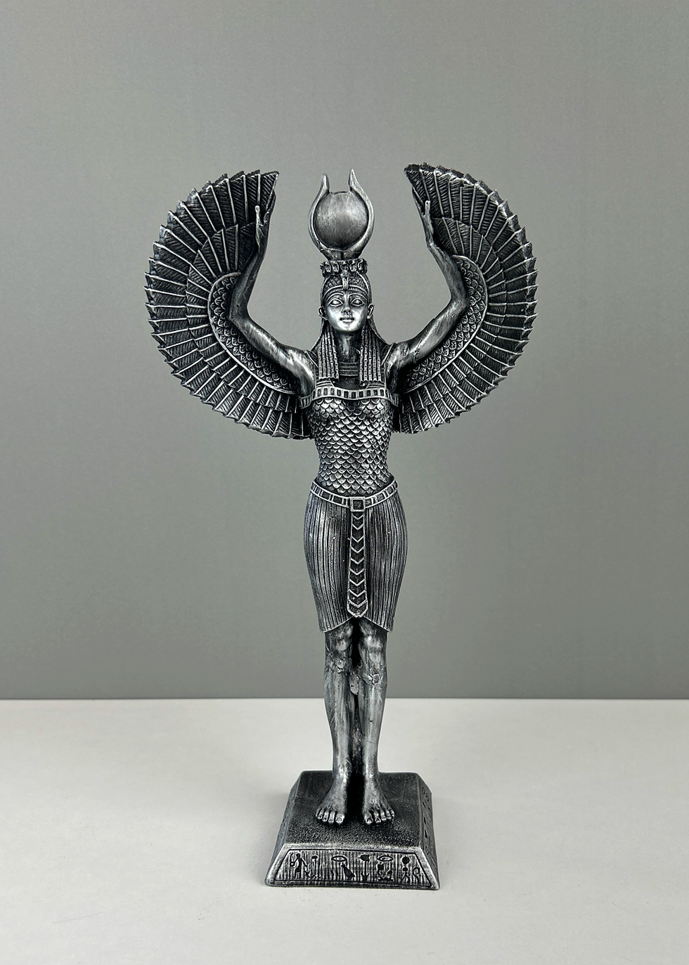 Küçük resim: Isis Heykeli