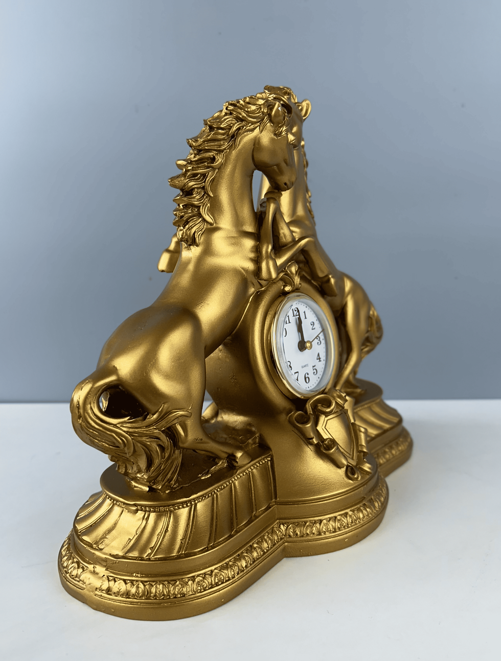 Küçük resim: Şahlanan Atlar Dekoratif Saat