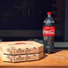 2 Οικογενειακές και Coca Cola 1.5l 12.50€