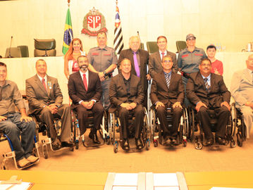 PMs feridos recebem homenagem na Assembleia Legislativa de São Paulo