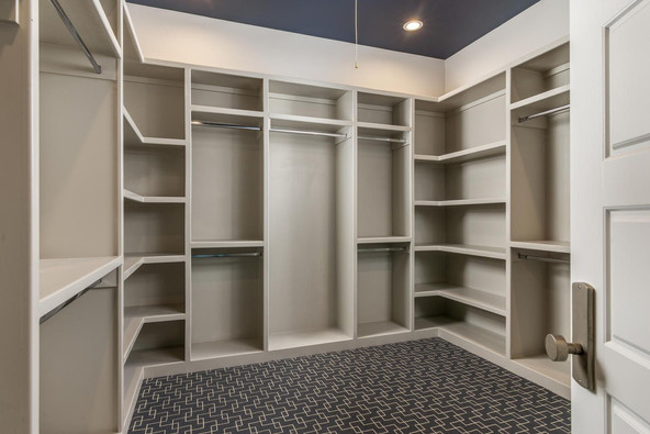 516 Closet.jpeg