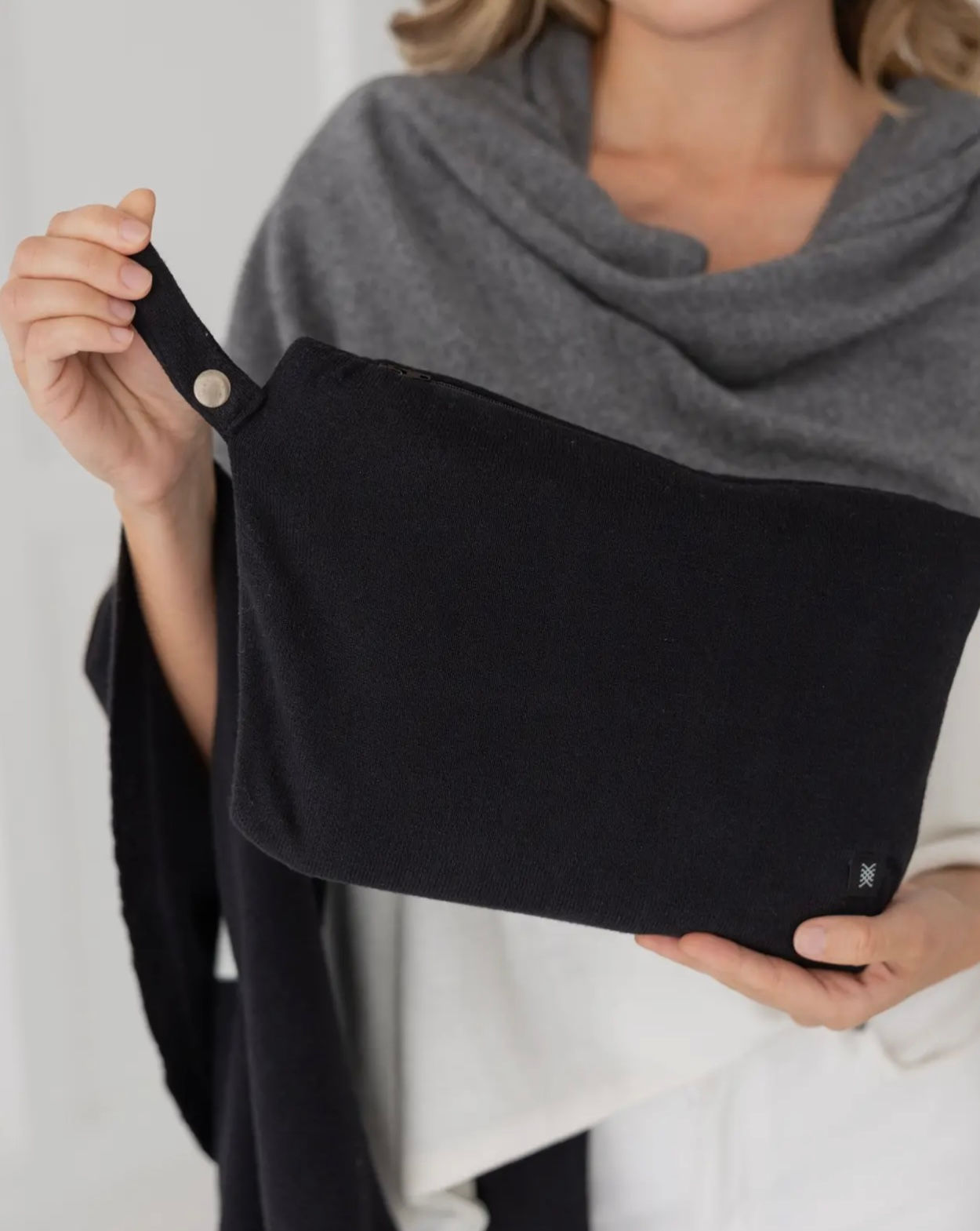 The Dreamsoft Travel Scarf Carry Pouch 