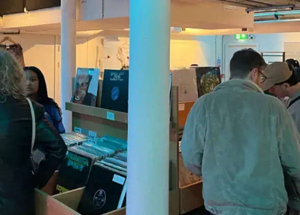 Picture from: https://www.instagram.com/the_racket_space/