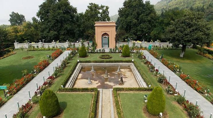 Miniature : mughal garden kashmir