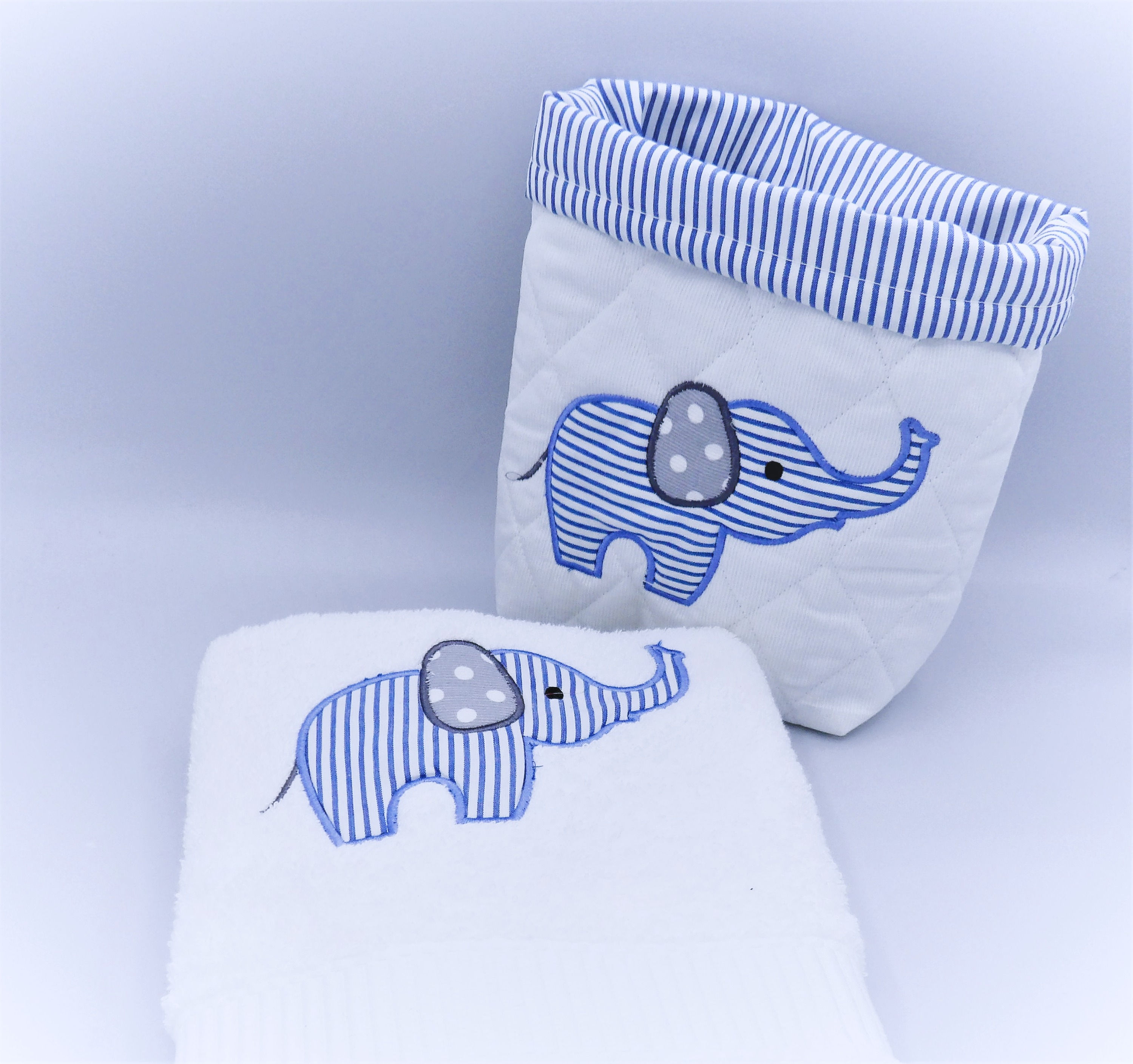 Panière et Serviette de toilette modèle Eléphant