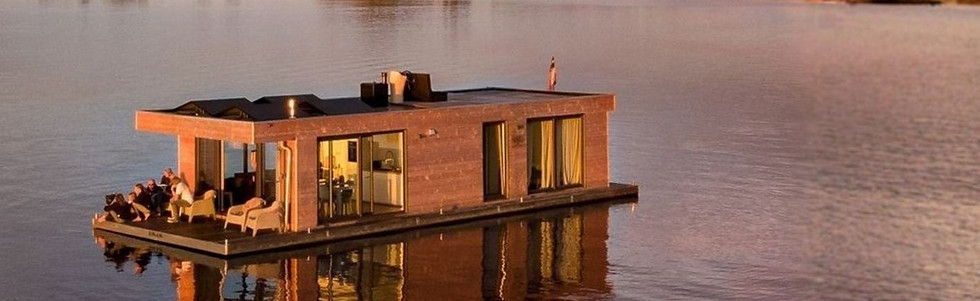 Houseboat insolite en Camargue, hébergement atypique sur l’eau, proche de Nîmes, Aigues-Mortes et Le Grau-du-Roi