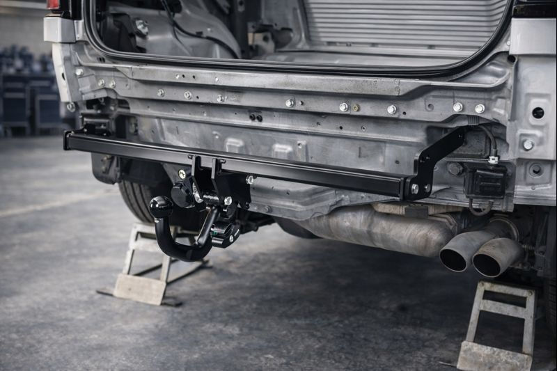 Swan neck towbar.png