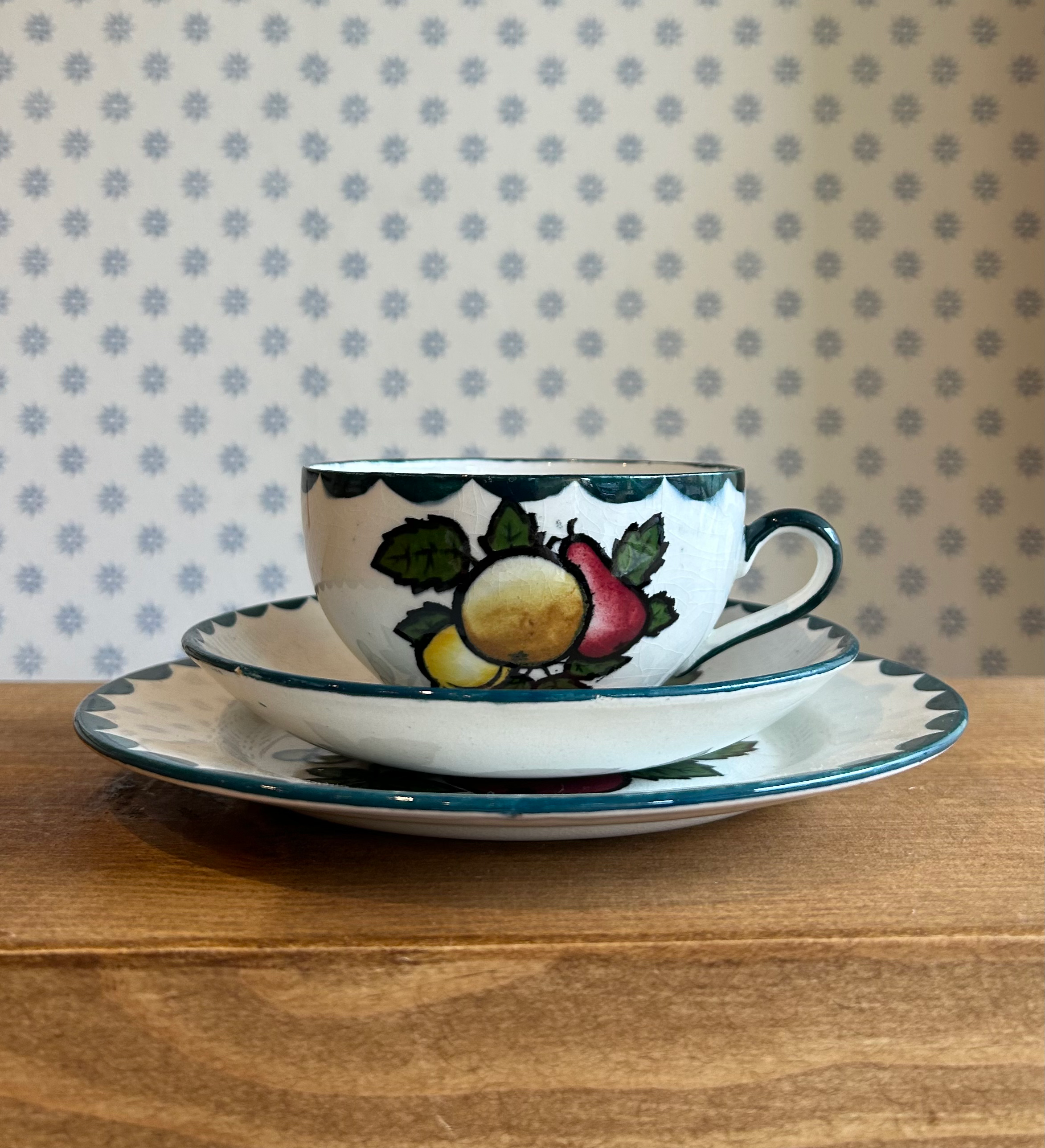 Antique Lanark Britannia Trio