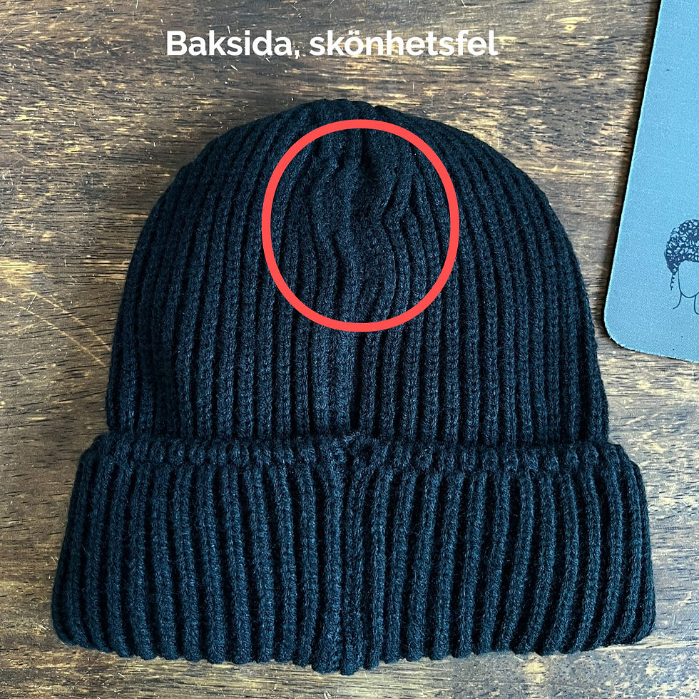 Miniatyrbild: Svarta stickade mössor med insytt sidensatin foder (B-sortering)