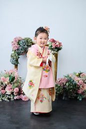 3歳の女の子 が着物で七五三の記念撮影をしました