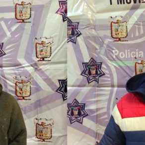 Policías de Texcoco detienen a 2 sujetos con camineta relacionada con un robo a casa habitación