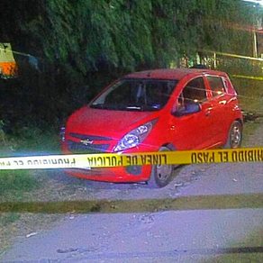 A bordo de se vehículo, localizan sin vida a un sujeto entre Chicoloapan y Chimalhuacán