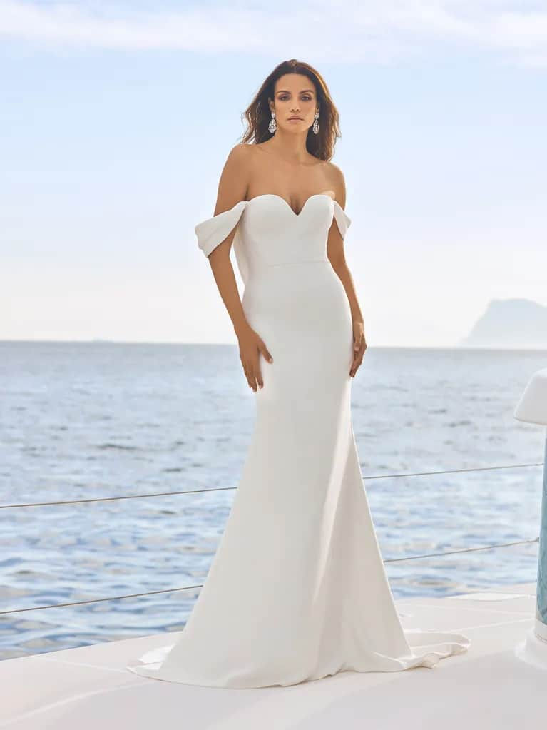 Pronovias-Aubrey-01.jpg