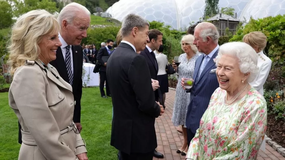 A rainha com Joe e Jill Biden no ano passado na cúpula do G7 em Cornwall, Inglaterra