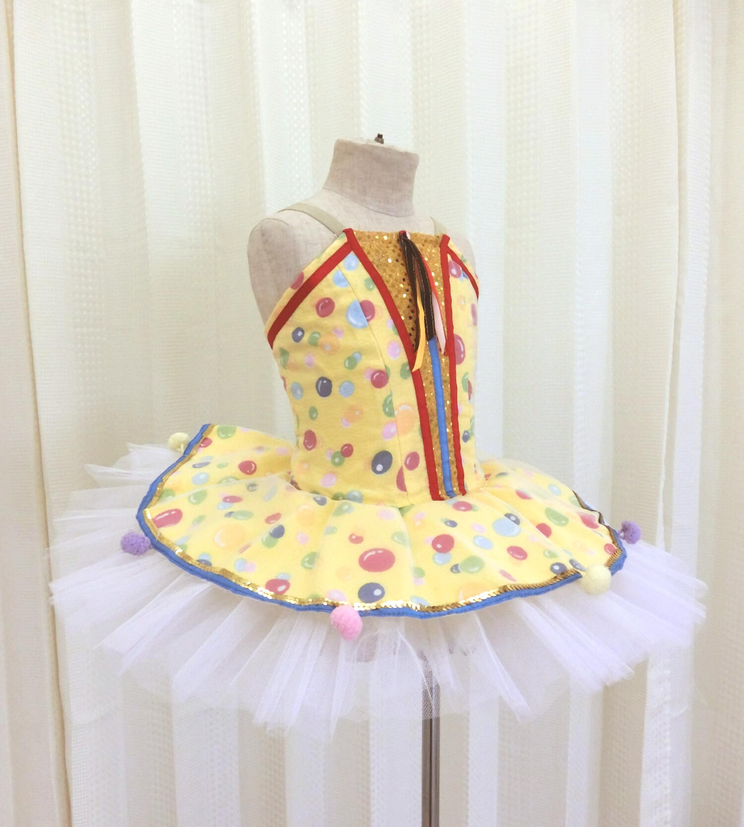 C- ¥4,000