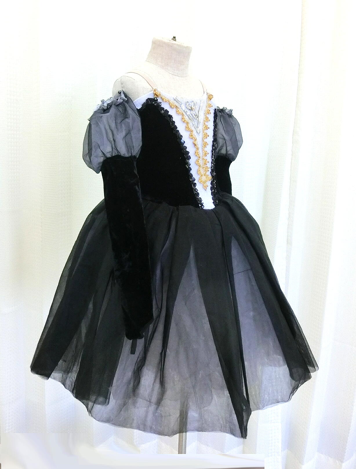 R-12 ¥3,000