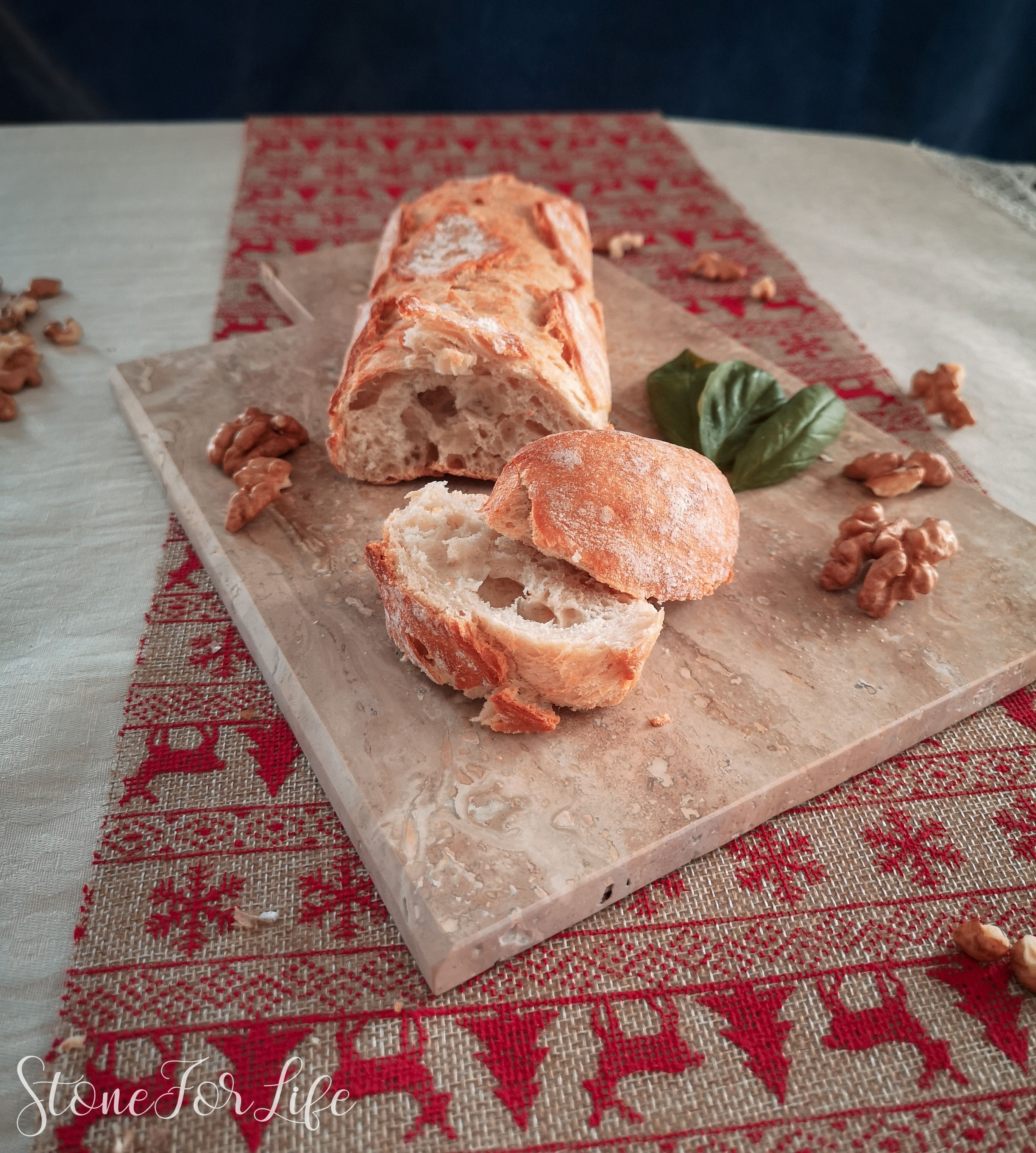 Мраморен поднос за сирена и мезета