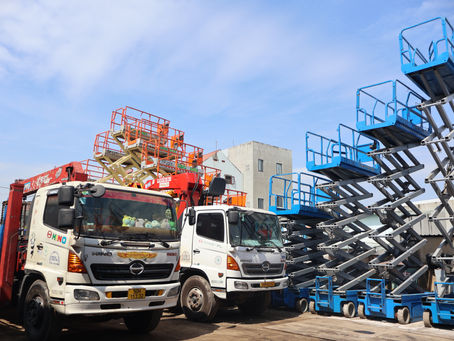 Lịch Sử Phát Triển Xe Nâng Người: Từ Cherry Picker Đến Công Nghệ Hiện Đại