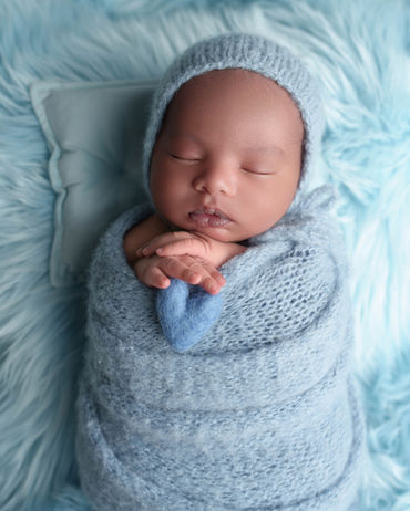 Northern Virginia newborn photographer captures precious sleeping baby