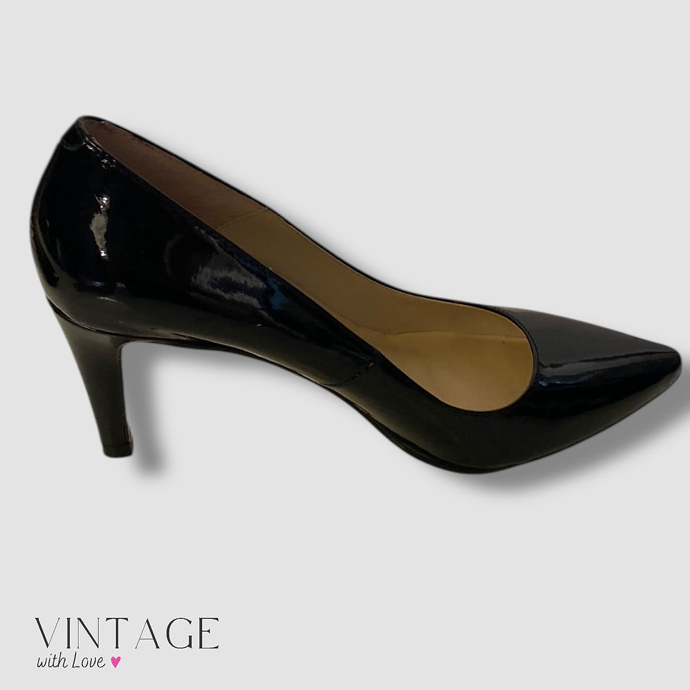 Thumbnail: Vera Pelle Black Patented Leather Pointed Toe Heel - Size EU36 (UK3)