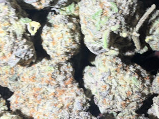 Headband cannabis flower representing the appearance of Cadillac Rainbow