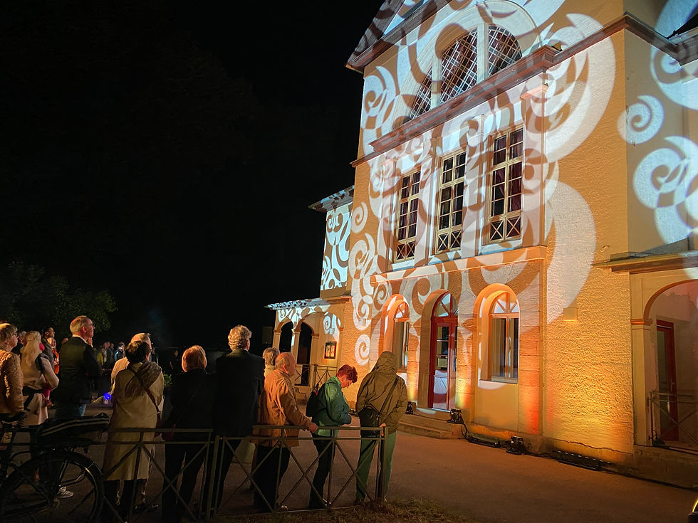 BRUNNEN, HEILENDES WASSER _Ausstellung TON-LICHT-Show Uwe Leo 2.10. IMG_0689.jpg