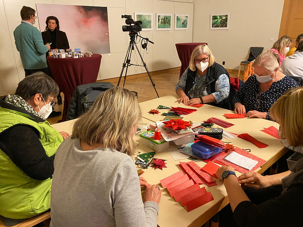 BRUNNEN, HEILENDES WASSER Ausstellung 14.11. Origami IMG_1404.jpg