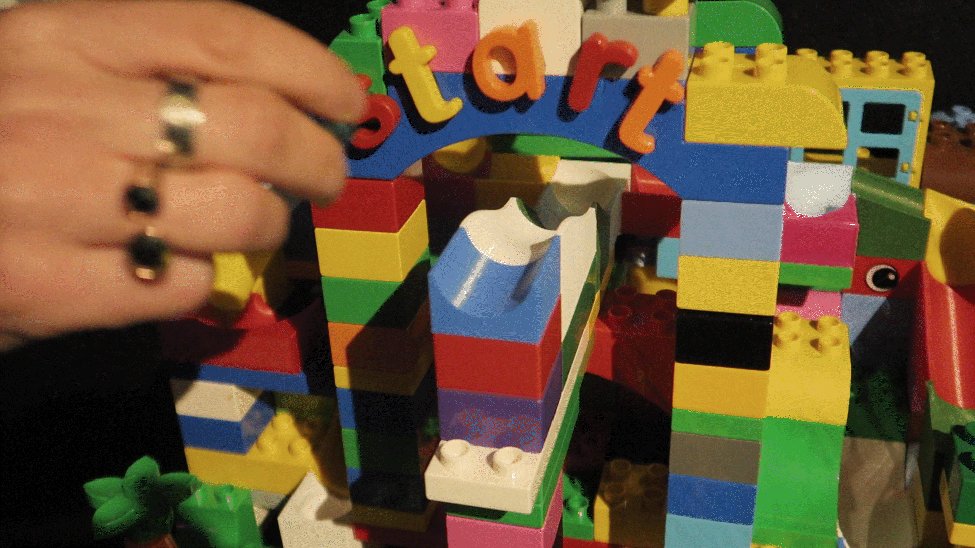 marble-run-start_01.gif